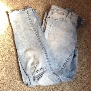 American eagle men’s ripped jeans